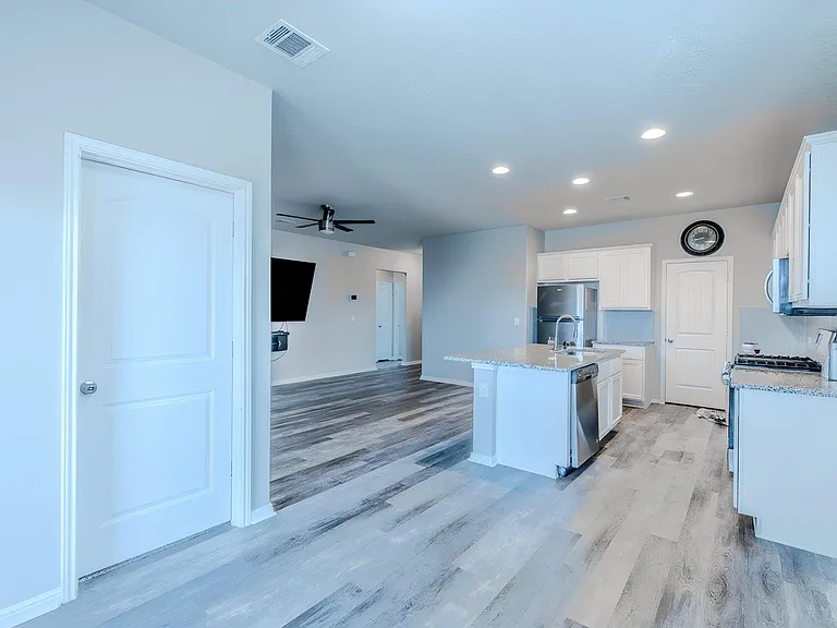 225 Baum Dr — Photo 7