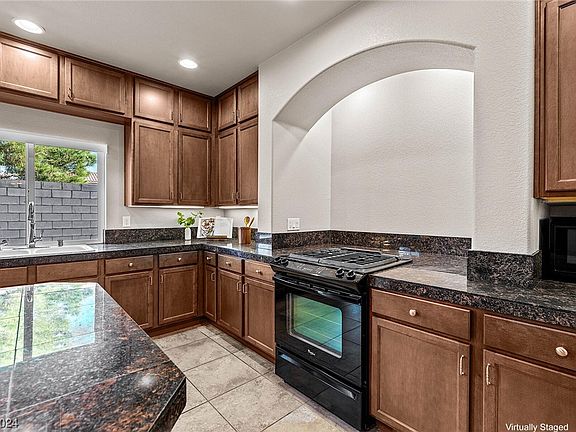 5th image of 10664 Salmon Leap St