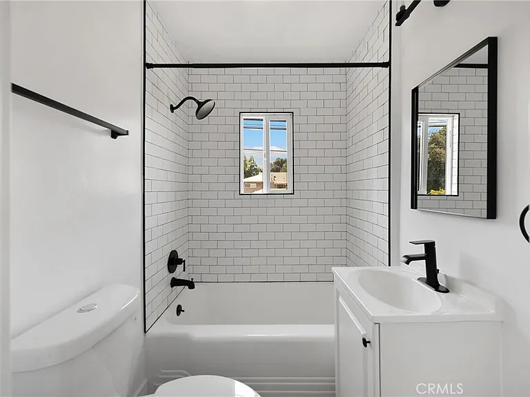 15 Christina St #H & I — Photo 11