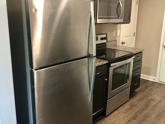 5th image of 1425 NE Mary Ct