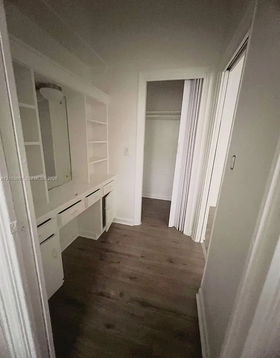 1935 Calais Dr — Photo 2