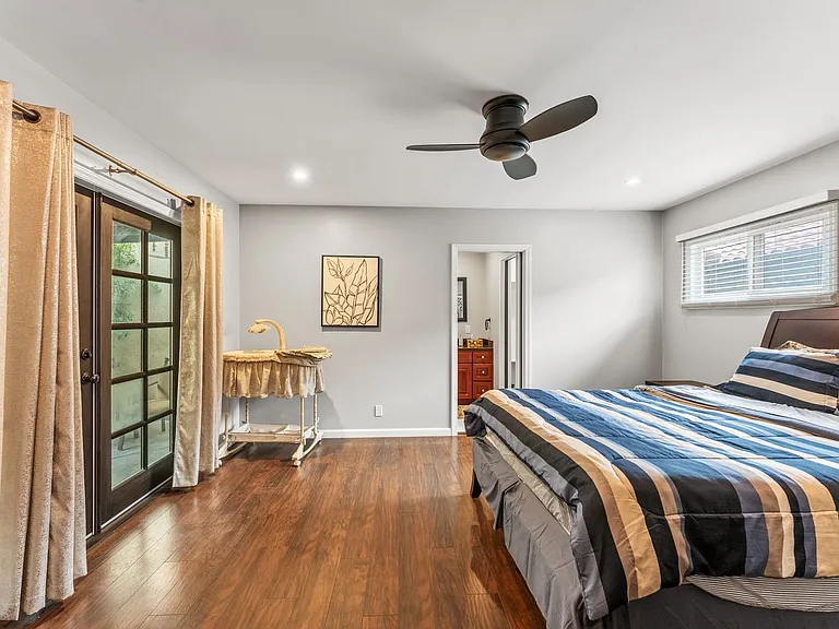 1537 El Prado — Photo 14