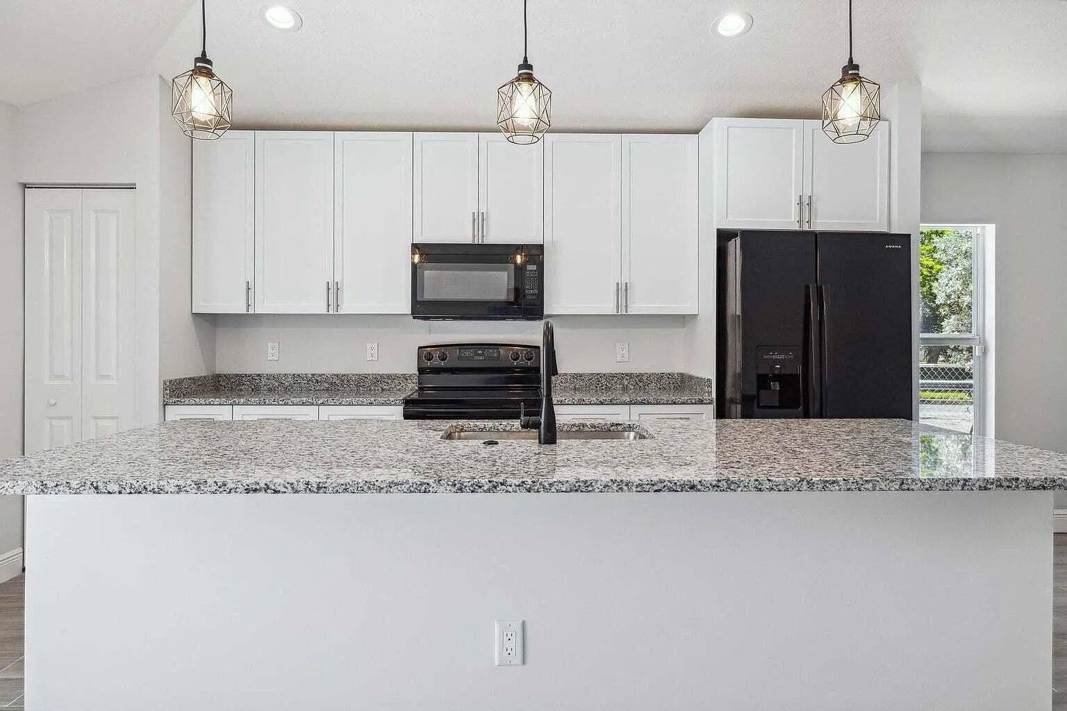 3 bed, 2.0 bath, 1464 sqft, $2,750 — Photo 4