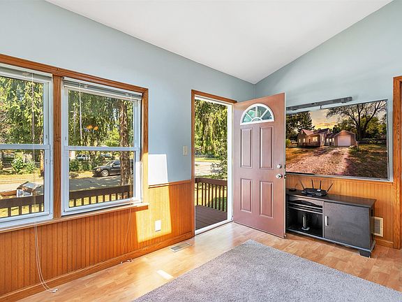 5th image of 83 Miller Ave