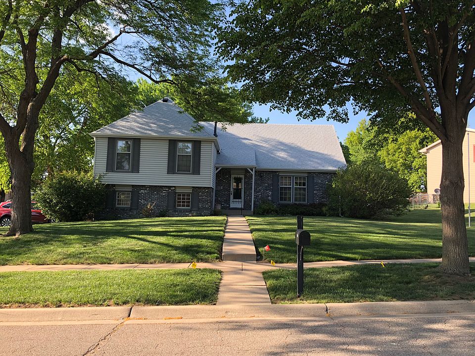 Front of house on Danbury Rd