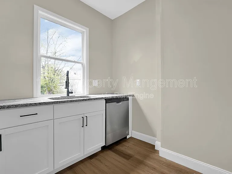 555 Kimball Pl — Photo 13