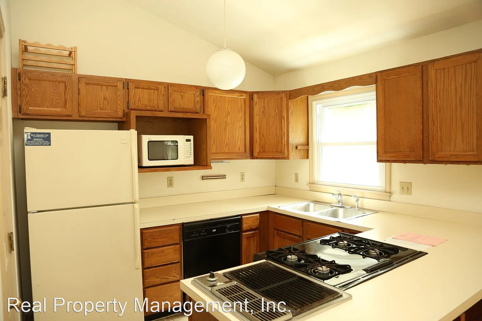 502 Moseley Dr #B photo 1