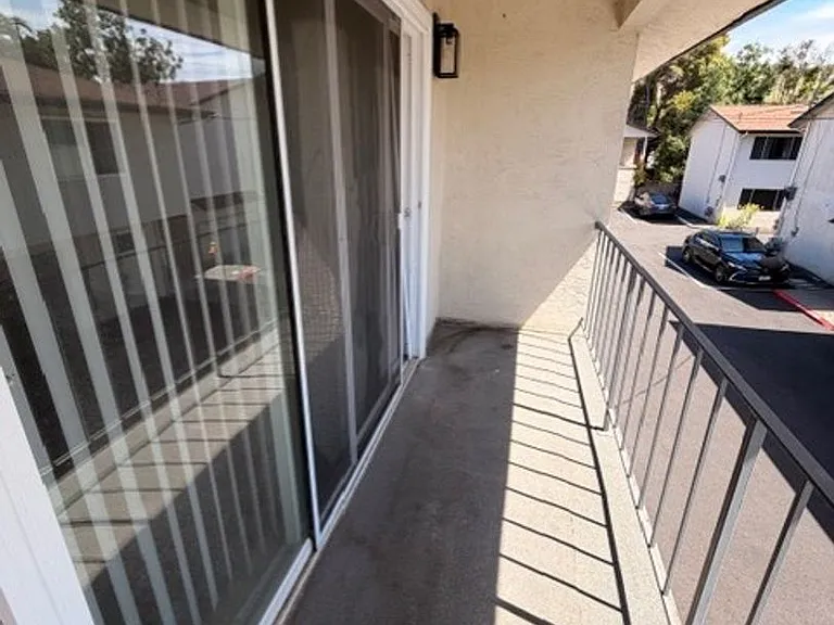 Dixon Townhouse — Photo 36