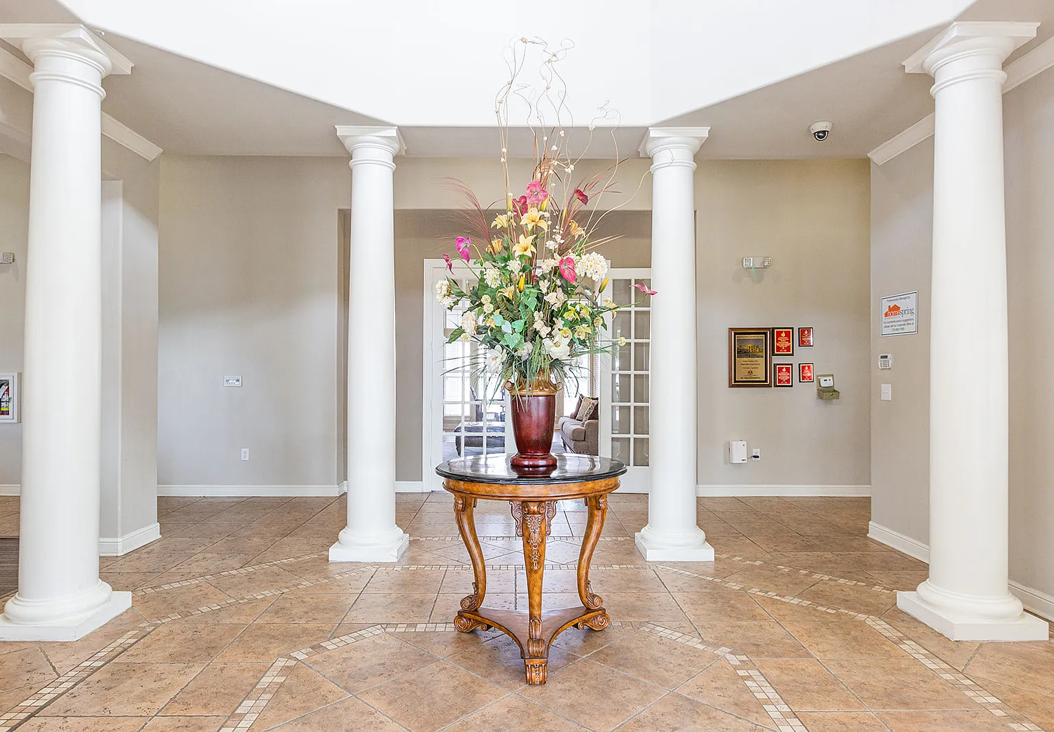 Town Square Apartments — Photo 4