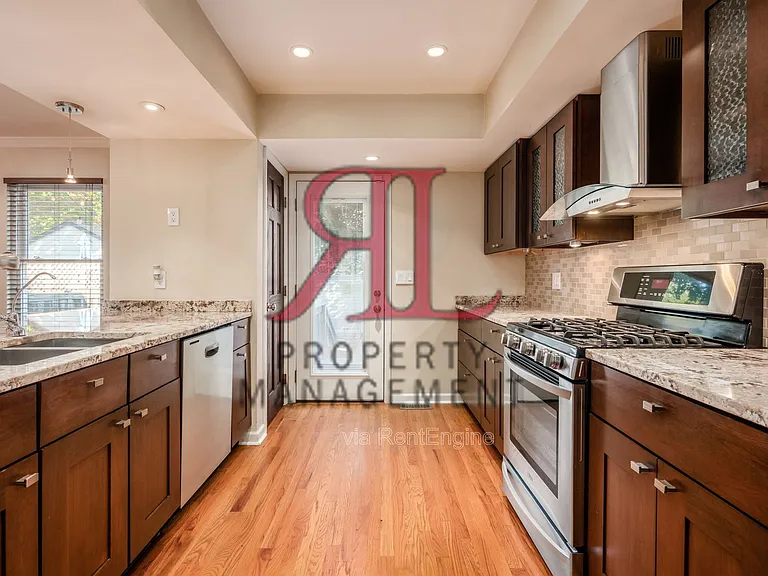 362 W 4th Ave — Photo 14