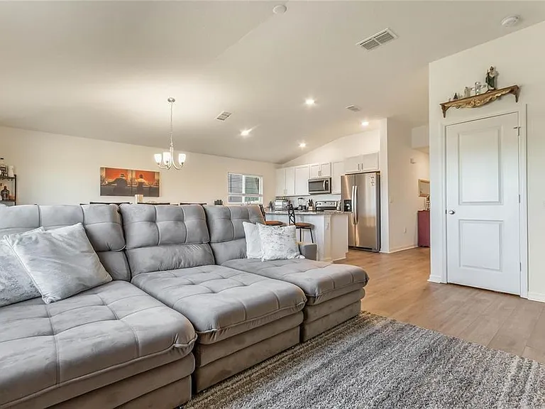 495 Overpool Ave — Photo 17