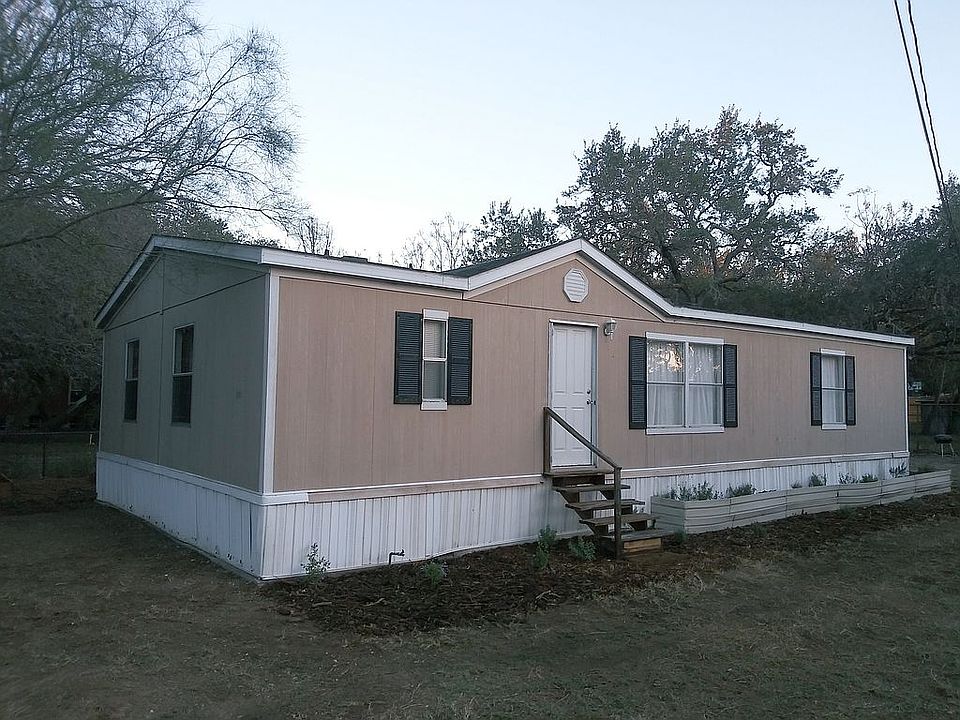 3 Bedrooms, 2 Bathrooms