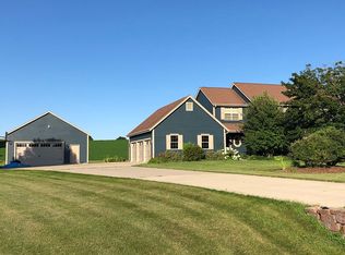 5428 Meadowview Ln, Hartford, WI 53027
