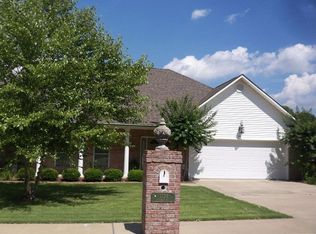 1724 Fairway Dr, Dyersburg, TN 38024