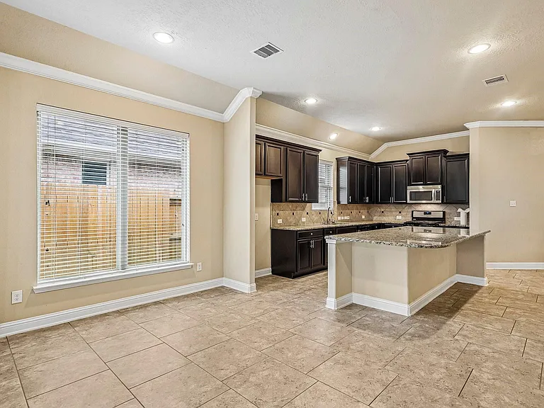 4850 Palomar Ln — Photo 8