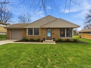 116 Briar Ln, North Aurora, IL
