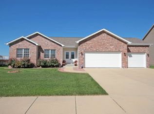 225 Prairie Ln, Forsyth, IL 62535