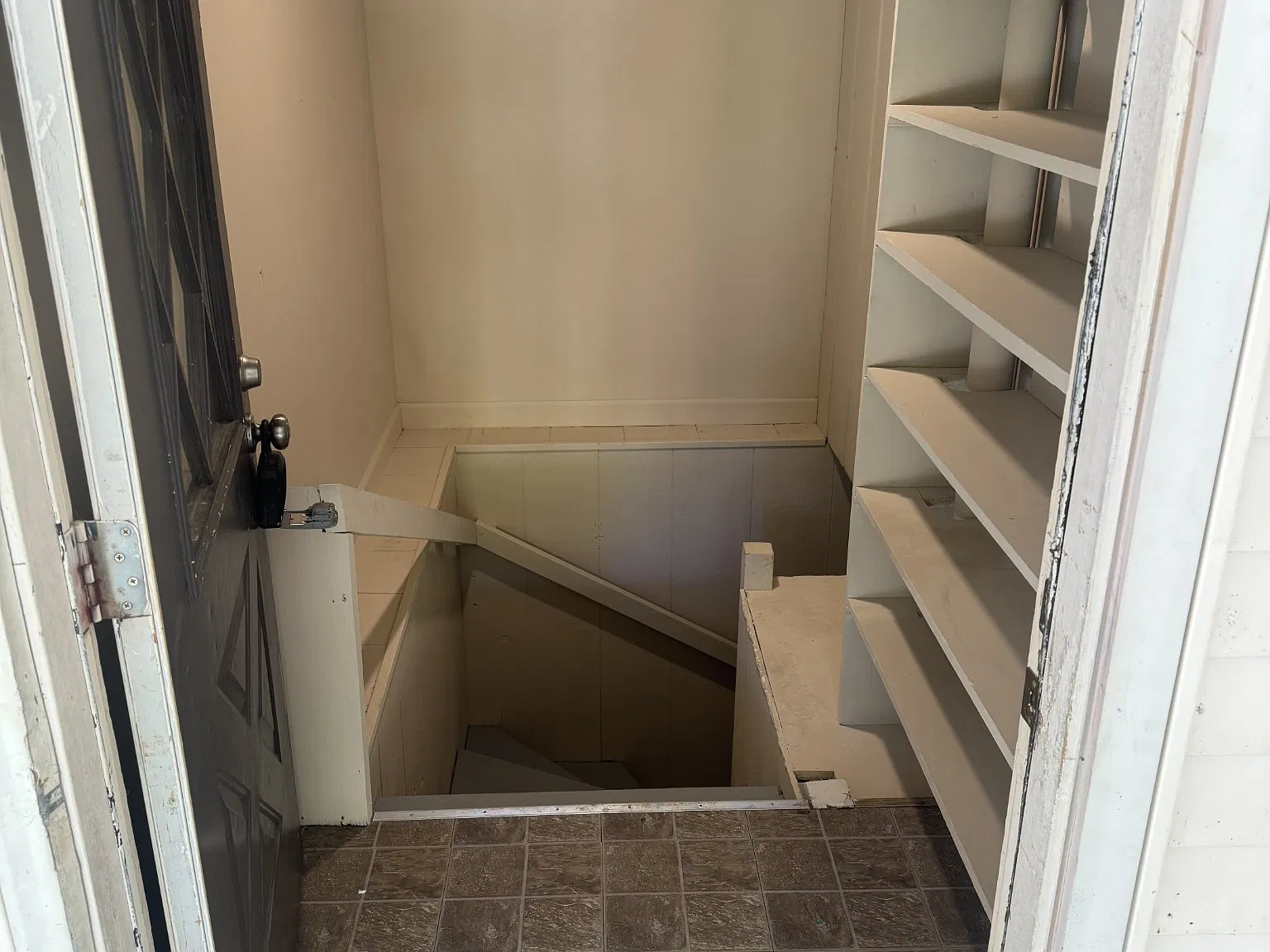 1 bed, 1.0 bath, 800 sqft, $1,000 — Photo 2