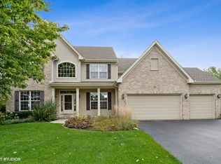 750 Saratoga Cir, Algonquin, IL