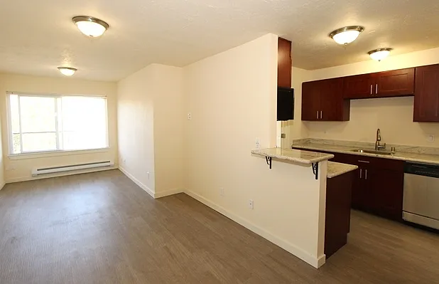 Building Photo - 2501 Thorndyke Ave W #303