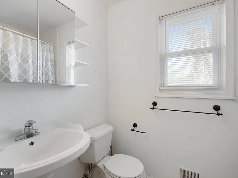 2636 E Side Dr — Photo 13