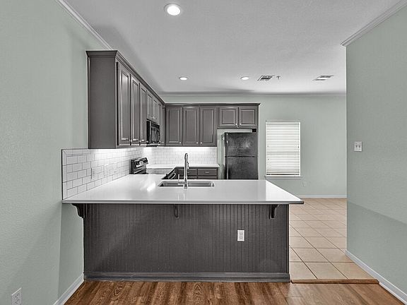5th image of 1701 S 12th St APT 1204