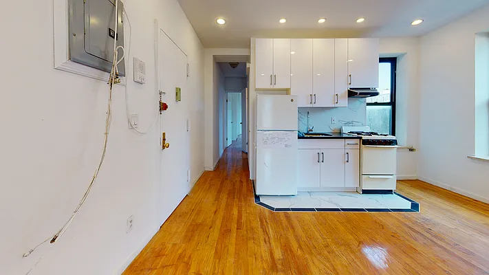 Rented by Bond New York | media 16