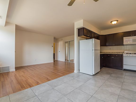 5th image of 4015 Devereaux St #1B-1Ba-650Sqft