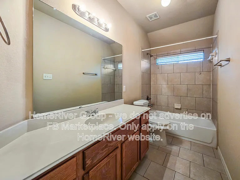 643 E Sandra Ln — Photo 15
