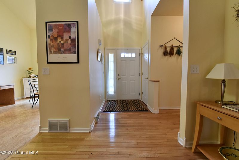 4th image of 15 Kerry Court