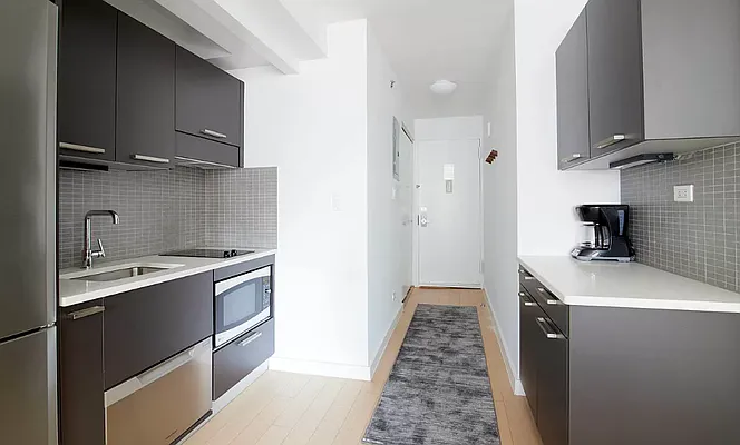 Rented by Manhattan Realty Group | media 4