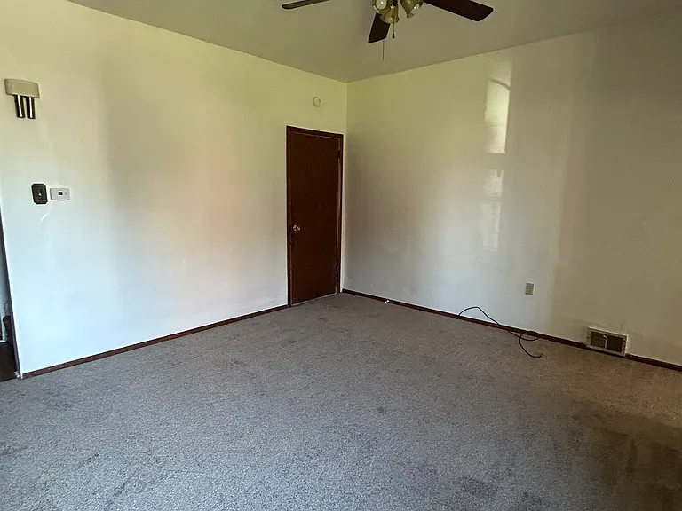 208 W Elizabeth St — Photo 7