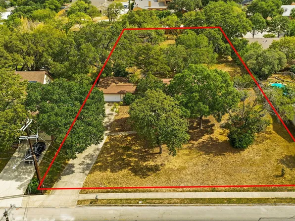 7606 N Vandiver Rd, San Antonio, TX 78209