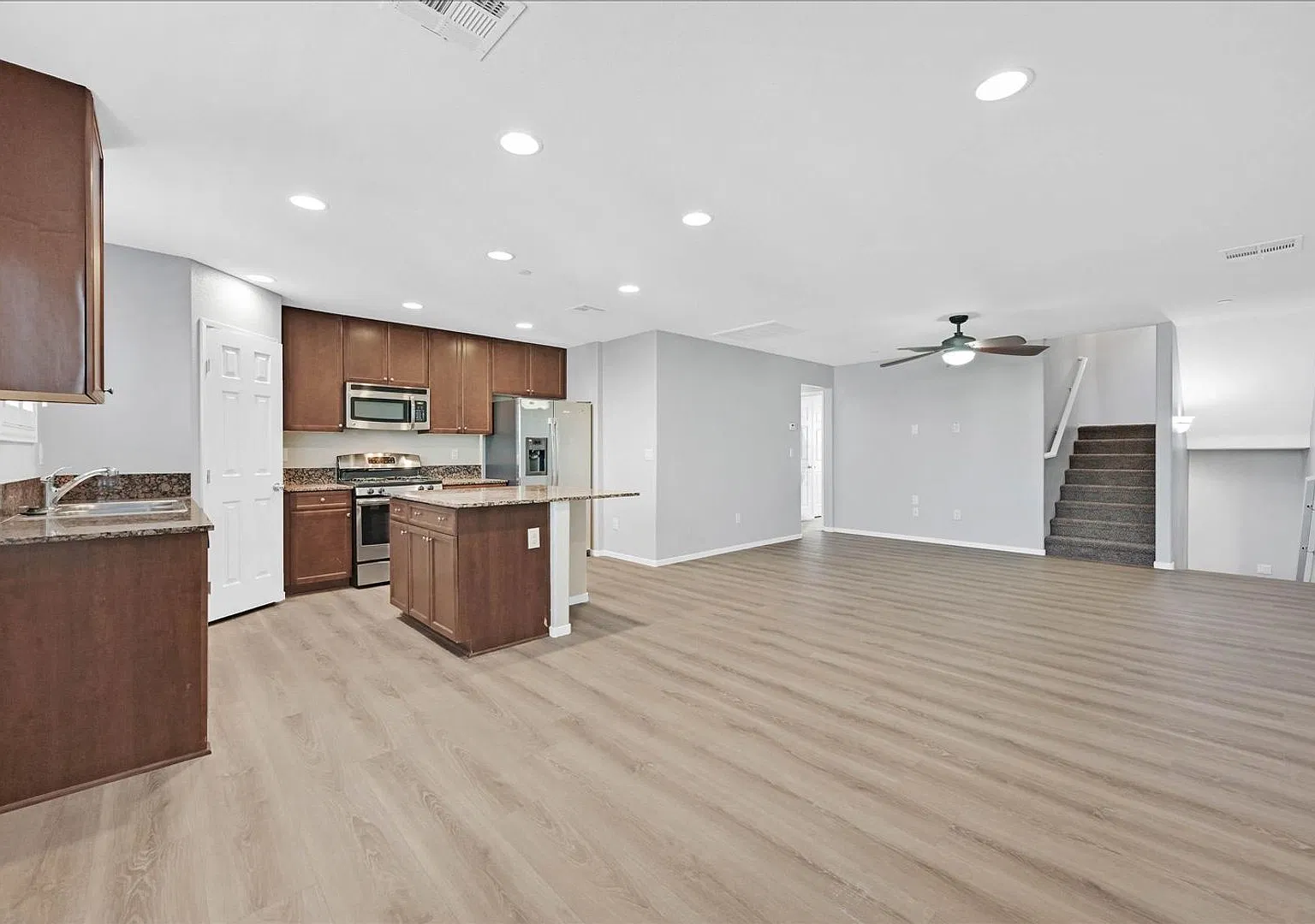 4650 Ranch House Rd — Photo 3
