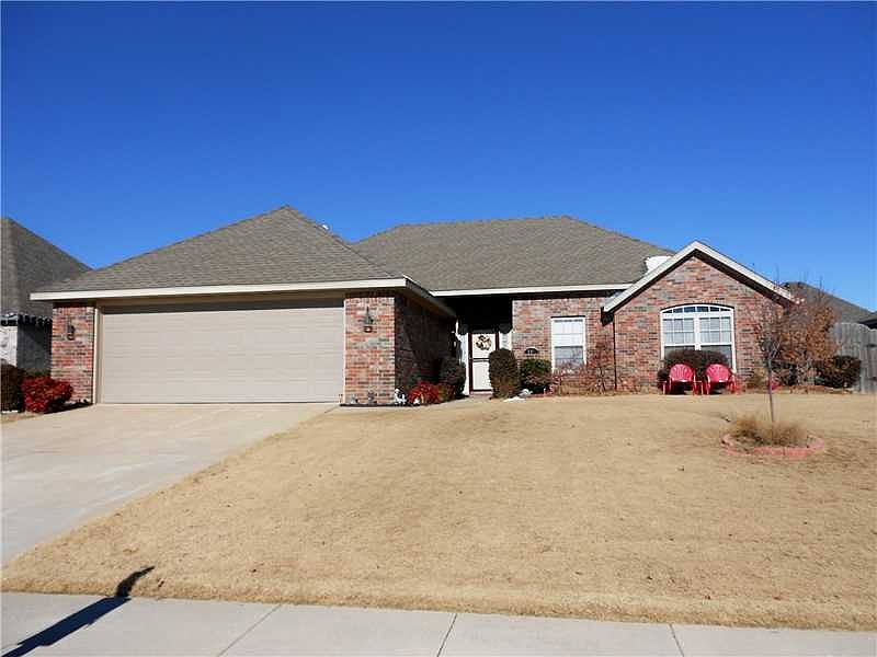 1st image of 207 Camden Dr