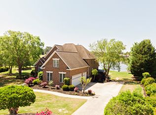 706 Fairway Lakes Rd, Greenwood, SC 29649