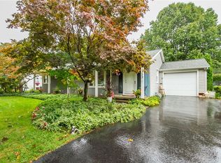 172 Cornwall Ln, Rochester, NY 14617