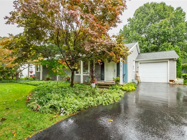 172 Cornwall Ln, Rochester, NY 14617