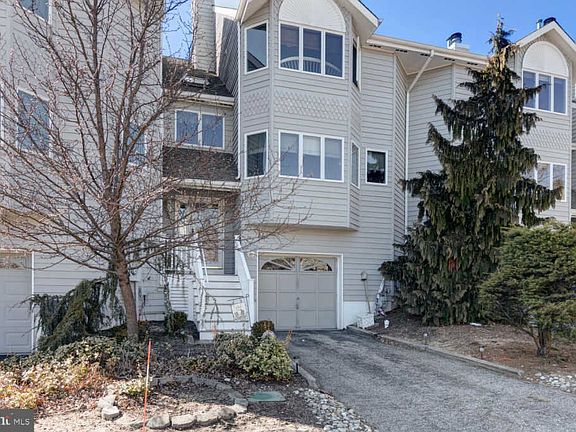 2nd image of 12 Rose Ct #1H2