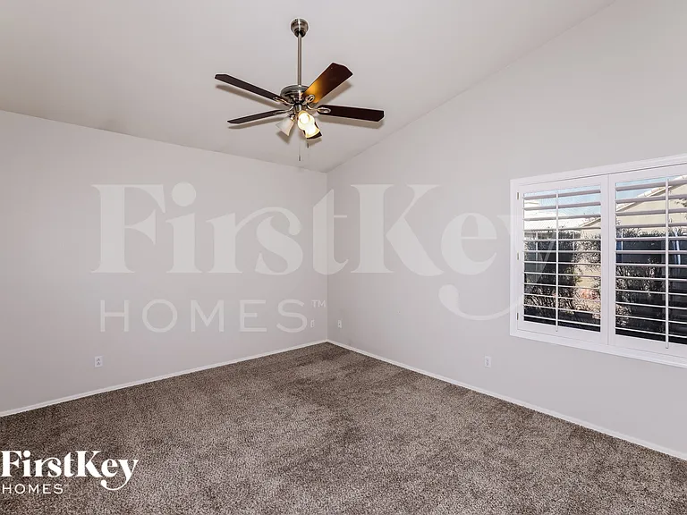 1102 W Monte Cristo Ave — Photo 9