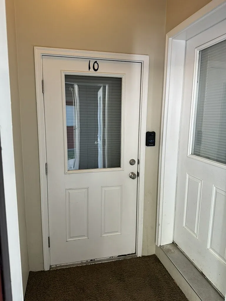 1 bed, 1.0 bath, 1186 sqft, $1,525 — Photo 2