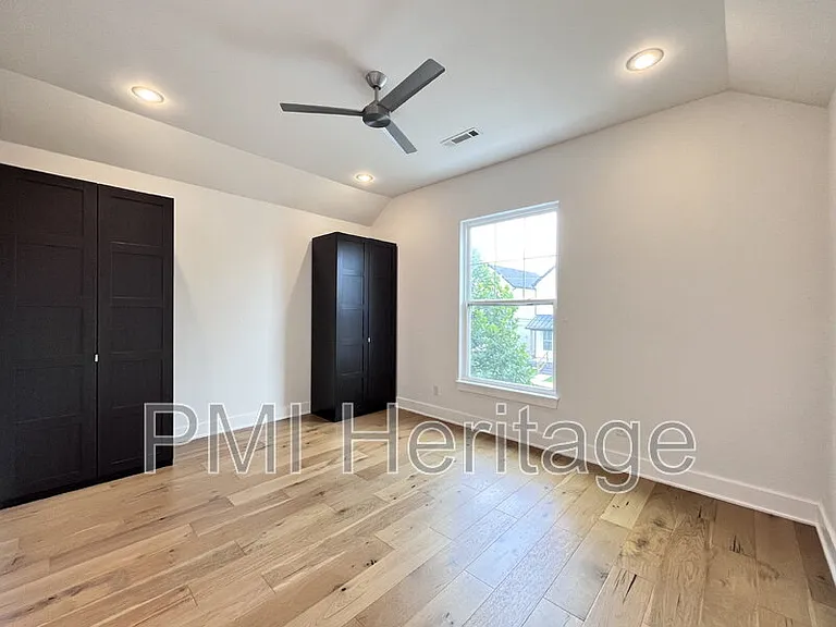 1372 S Duncan Ave — Photo 13