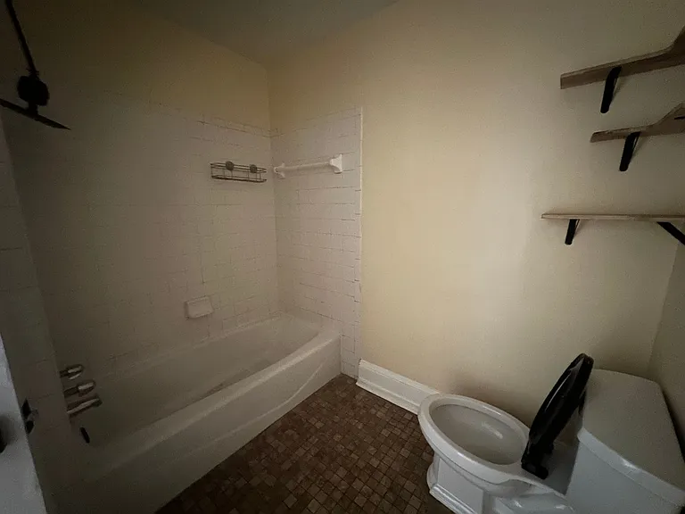 Post St 2908 — Photo 18