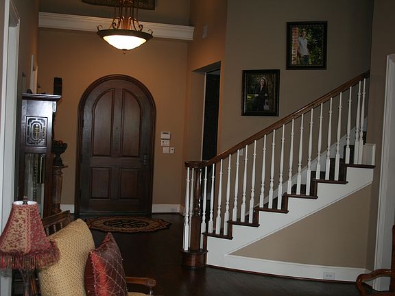 4th image of 708 Cambridge Manor Ln