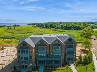 405 Whitfield St #1A, Guilford, CT 06437