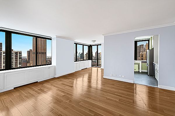1st image of 300 E 85th St APT 3005