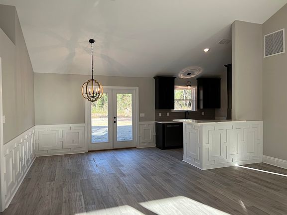 4th image of 14 Eastgate Way