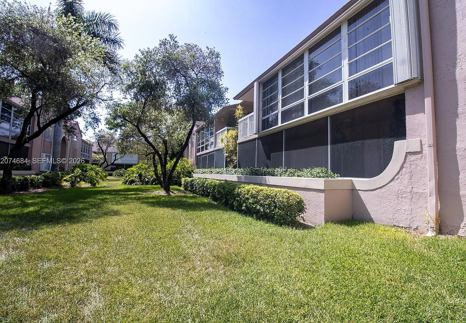 Doral Pk Co Club Villas C — Photo 4