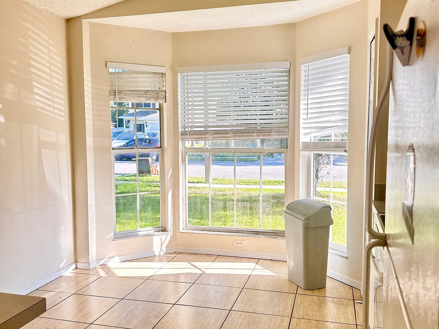 3 bed, 1170 sqft, $2,200 — Photo 4