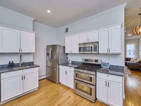 3rd image of 213 Green St #2